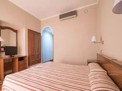 Colon Hotel