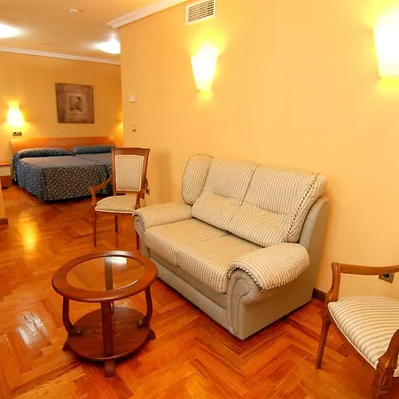 Colon Hotel 3*