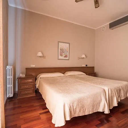 Colon Hotel 3*